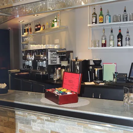 Eden Opera Szálloda 3*
