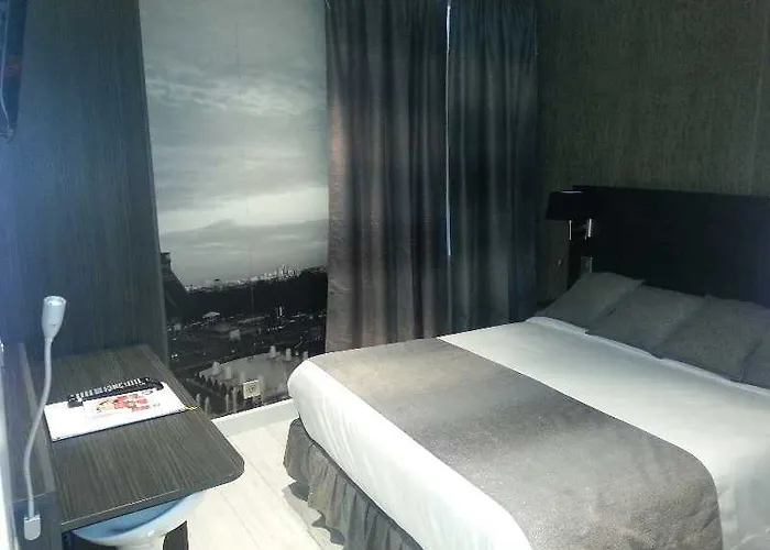فندق Eden Opera 3*